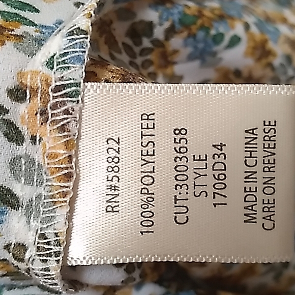 Max Studio Floral Ruffle Long Sleeve Blouse. Size Medium NWT - Picture 13 of 13